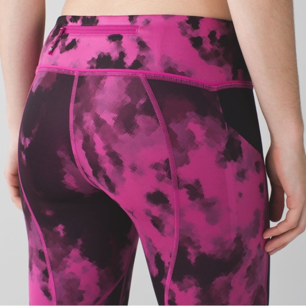 🦄 Lululemon Pace Rival Crop *Full-On Luxtreme Blooming Pixie Raspberry Black